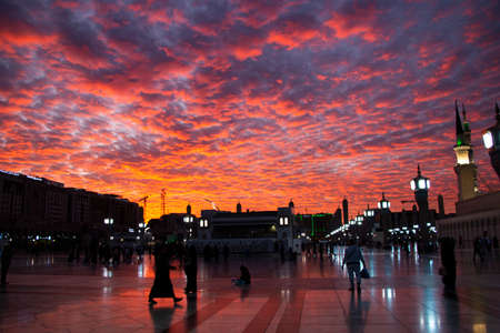 Al Masjid an Nabawi mosque beatuful sunset cloudy - Medina Saudi Arabia 6 jan 2020のeditorial素材