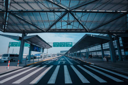Carriageways of the Shanghai Pudong International Airportのeditorial素材