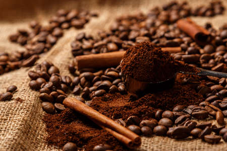 Close up of scoop with a milled coffeeの写真素材