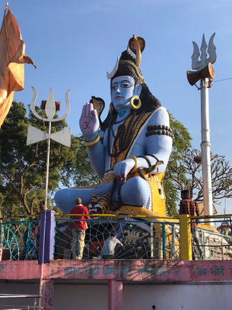 Gadarwara, Madhya Pradesh/India - December 28, 2018 : Huge Shiva Statue, Damru Ghatiのeditorial素材