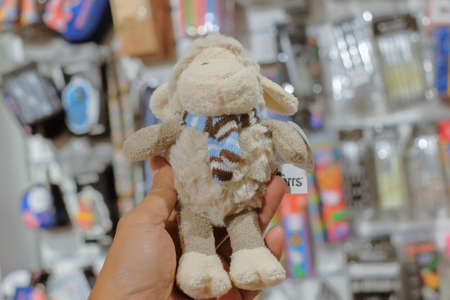 Christchurch, New Zealand â December 19th, 2017 : Sheep souvenir in DP Souvenir shop in Christchurch, New Zealand.のeditorial素材