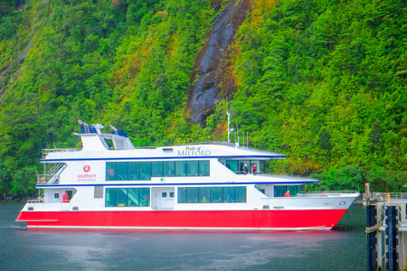 Mildford Sound, New Zealand â December 17th, 2017 :  Scenery of Milford Sound port cruise, Fiordland National Park most popular traveling destination in  South Island, New Zealand.のeditorial素材