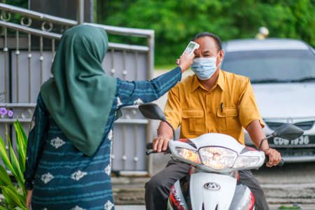 Muadzam Shah, Malaysia- August 4th, 2020 : Coronavirus check post on street car  doctors checking body temperature corona virus covid-19 epidemic.
Keywordsのeditorial素材