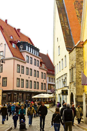 Street in old town. Tourists walking through the historical part of Tallinnのeditorial素材