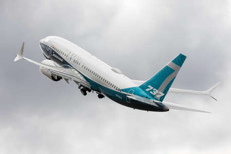 Flying display of a Boeing B737-8 MAX at the Farnborough International Airshow, UKのeditorial素材