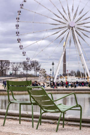 chairs for rest in the background of the Great Wheel on the Place de la Concorde in Paris. France
の写真素材
