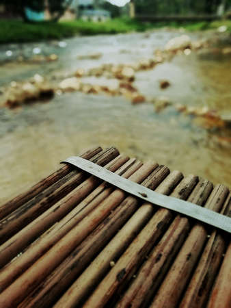 In the bank of riverの素材