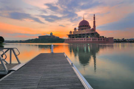 Putra Mosque in Putrajaya, Malaysia at duskのeditorial素材