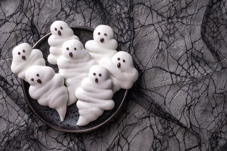Meringue ghoast as halloween party decor