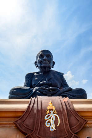 HUAHIN, THAILAND - FEBRUARY 12, 2012: Statue luang pu thuat huay mongkol temple the largest in the world.のeditorial素材