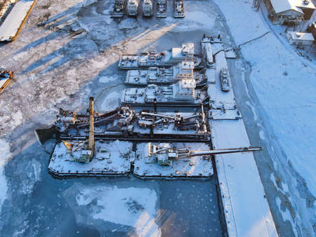 Ships fall asleep during winterのeditorial素材