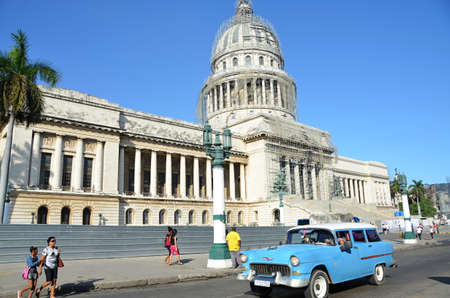 Historical car in the streets of Havana - Cubaのeditorial素材