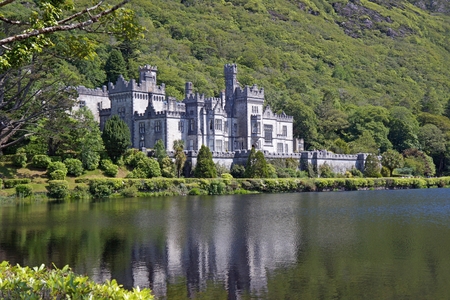 The picture shows the Kylemore Abbey in Ireland.のeditorial素材