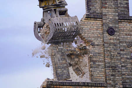 Demolition of the storage building of the Boellberger MÃ¼hle complex in Halleの写真素材