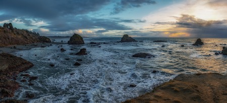 Rocky Beach Landscape, Color Image, Pacific Northwestの写真素材