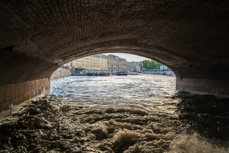ST PETERSBURG, RUSSIA - SEPTEMBER 12: Canal boat tour on September 12, 2017 in St Petersburg, Russia. There are 342 bridges in the city.のeditorial素材