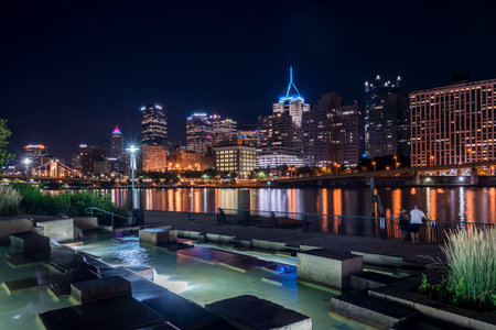 PITTSBURGH, PA - 3 jULY 2018: Downtown Pittsburgh from river trail on North Side at nightのeditorial素材