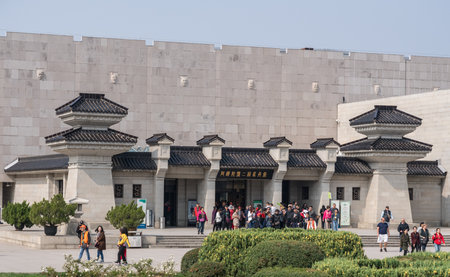 XIAN, CHINA - 17 OCTOBER 2018: Building housing the pottery terracotta army warriors and soldiers outside Xianのeditorial素材