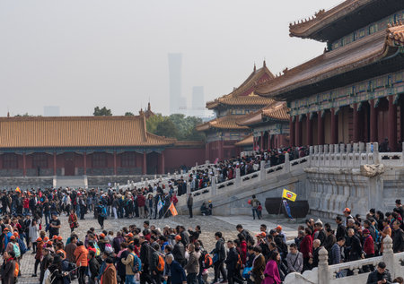 BEIJING, CHINA - 19 OCTOBER 2018: Crowds of tourists approach Palace Museum in Forbidden Cityのeditorial素材