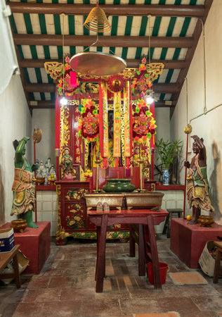 HONG KONG, CHINA - NOVEMBER 2, 2018: Altar inside Yeung Hau Temple at Tai O fishing villageのeditorial素材