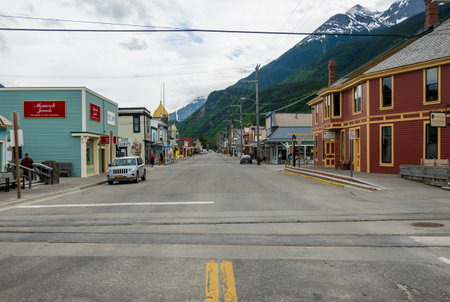 Skagway, AK - 6 June 2022: Main shopping street in small Alaskan town of Skagwayのeditorial素材