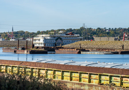 Dubuque, IA - 17 October 2023:Abandoned traditional river boat and casino Catfish Bend in harbor in Iowaのeditorial素材