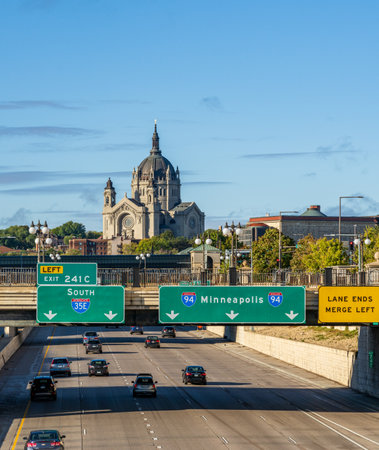 St Paul, MN:14 October 2023: Cathedral of St Paul in St. Paul Minnesota seen over the interstate I94 to Minneapolisのeditorial素材