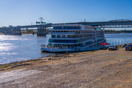 St Louis, MO - 21 October 2023: Viking Mississippi river cruise boat docked on riverbank levee with low water levels in riverのeditorial素材