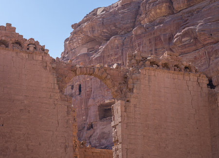 Detail of arch in the Qasr al-Bint Far'un or Castle of the Pharaoh's Daughter in Petraの写真素材