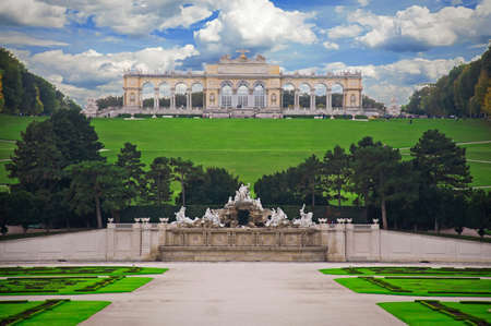 Beautiful  garden. Schonbrunn, Vienna.のeditorial素材