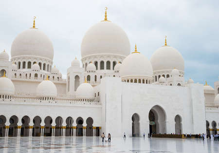 DUBAI, UAE - 4 MARCH, 2014: The famous Sheikh Zayed mosque is the largest mosque in UAE. March  4, 2014 Abu Dhabi, UAE.のeditorial素材
