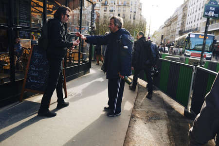 PARIS, FRANCE -APRIL 6, 2018:  Parisians and tourists on the streets of the cityのeditorial素材