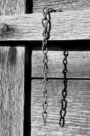 Old and rusty chain in black and whiteの写真素材