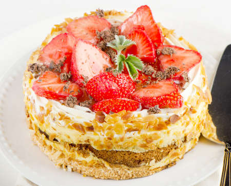 Fruit cake with fresh strawberriesの写真素材