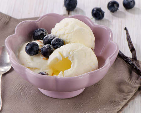 vanilla ice cream with berries. selective focusの写真素材