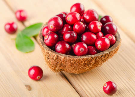 Cranberries  on wooden の写真素材
