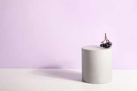 Podiums or pedestals for products display on purple background. Scene with a podium for product presentation, 3d rendering.の写真素材