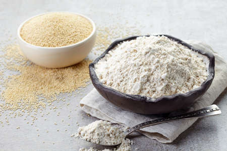 Bowl of amaranth seeds flour and bowl of amaranth seedsの写真素材