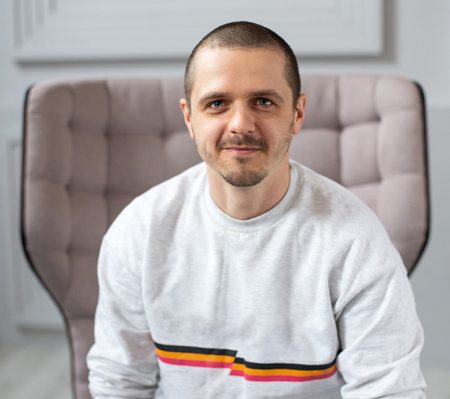 Portrait of casual man looking in camera