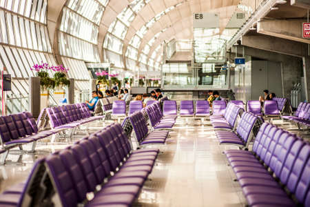 Bangkok, Thailand - 29 Nov. 2015: Passengers waiting for a flight in the morning at the main international terminal of Suvarnabhumi Airportのeditorial素材