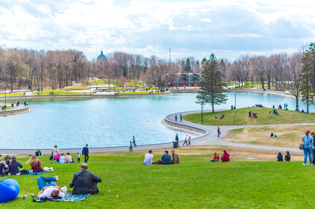 Montreal, Canada - May 5, 2018: Beaver Lake - Mount Royal Park, Montreal, Quebec, Canada (Lac des Castors - Parc Mont Royal, Montréal, Québec, Canada)のeditorial素材
