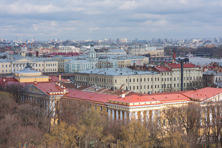 St. Petersburg, Russia - 24 April 2016: view of the centre of St. Petersburg, Russia, in the springのeditorial素材