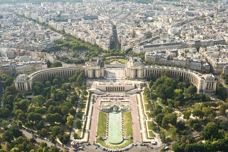 Kind to Paris from Tour d'Eiffelの写真素材