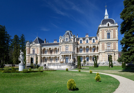 Palace Hermesvilla with the marble statue of Hermes in front of it in the wildlife preserve Lainzer Tiergarten, in Vienna, Austria.のeditorial素材