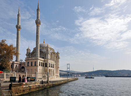ISTANBUL, TURKEY - OCTOBER 06, 2020. Ottoman Neo-Baroque style Ortakoy Mosque and Bosphorus Bridge on the Bosphorus Strait, viewed from the Ortakoy square. Besiktas district, city of Istanbul, Turkey.のeditorial素材