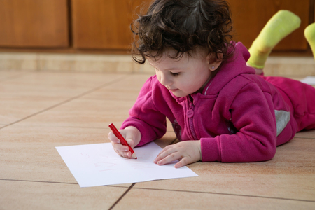 Cute Child Making A Card For Mothers Dayの写真素材