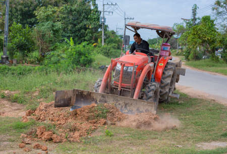 PHITSANULOK, THAILAND - DECEMBER 4 , 2016 : dozer in construction site  in Phitsanulok, Thailandのeditorial素材