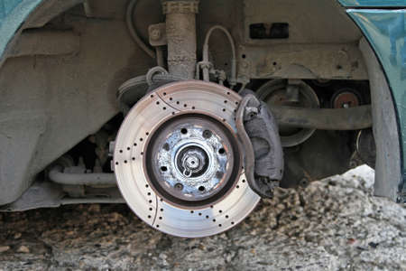 Ventilated disc brake with caliper and pads