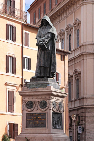 ROME, ITALY - OCTOBER 25  Giordano Bruno in Rome on OCTOBER 25, 2009  Statue of Giordano Bruno, created by Ettore Ferrari at Campo de Fiori in Rome, Italy のeditorial素材