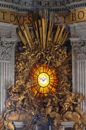 ROME, ITALY - OCTOBER 26  Holy Spirit Dove in Vatican on OCTOBER 26, 2009  The Dove symbol of the Holy Spirit above Throne of Saint Peter in Vatican のeditorial素材